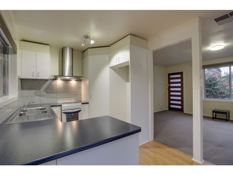 72 Rickards Avenue, Knoxfield VIC 3180