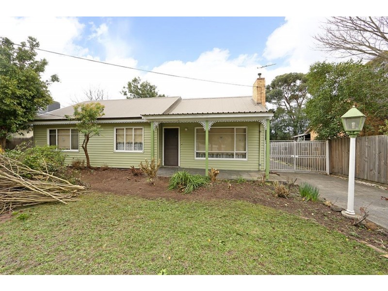 111 Eastfield Road, Croydon South VIC 3136