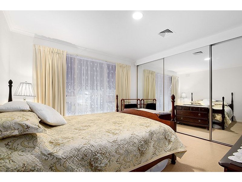 25 Castlewood Drive, Boronia VIC 3155