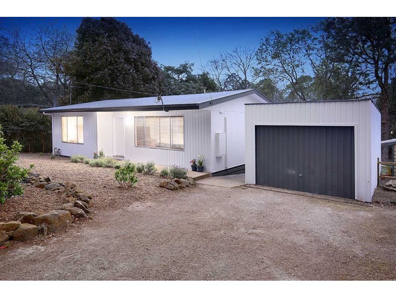 14 Oakley Street, Mount Dandenong VIC 3767