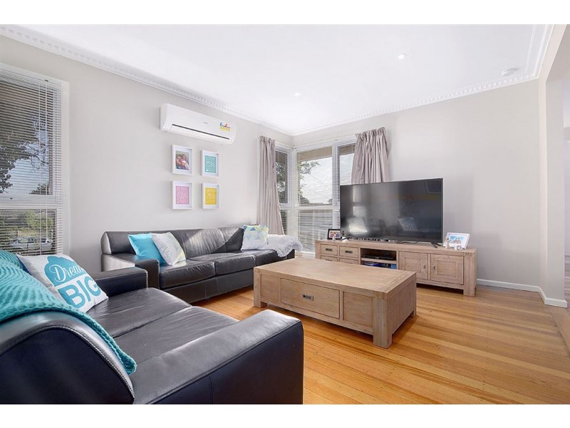 1 McComb Crescent, Bayswater VIC 3153