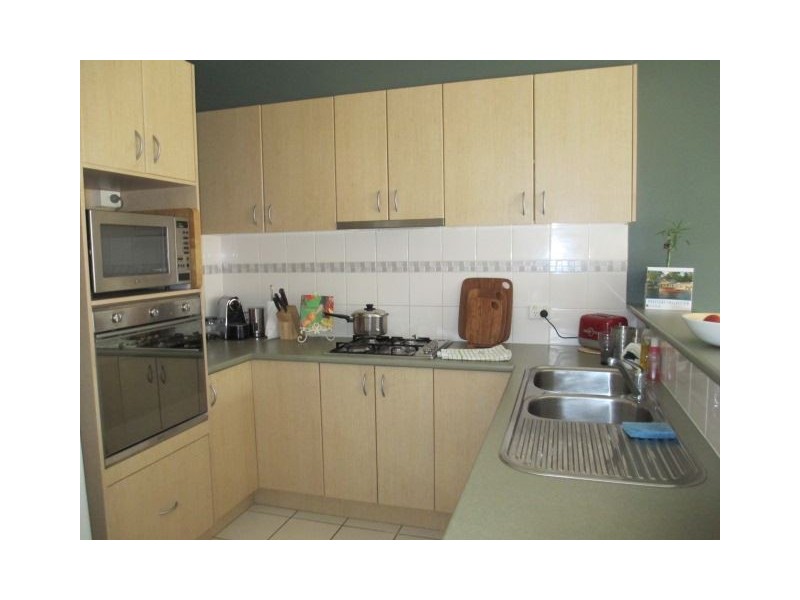 11 St Laurent Rise, Knoxfield VIC 3180