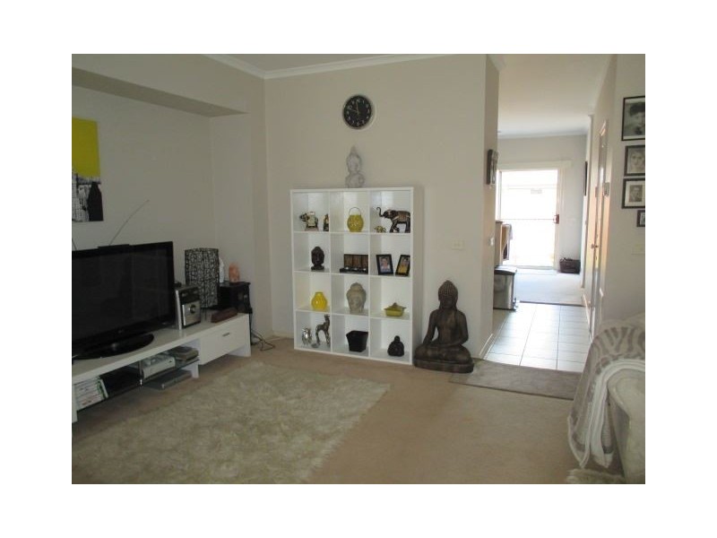 11 St Laurent Rise, Knoxfield VIC 3180