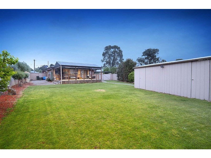 4 Paramount Avenue, Kilsyth VIC 3137