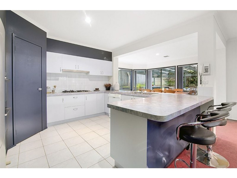 8 Pioneer Way, Kilsyth South VIC 3137