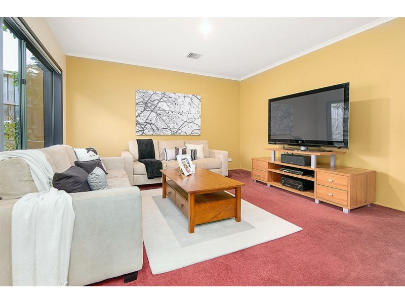 8 Pioneer Way, Kilsyth South VIC 3137