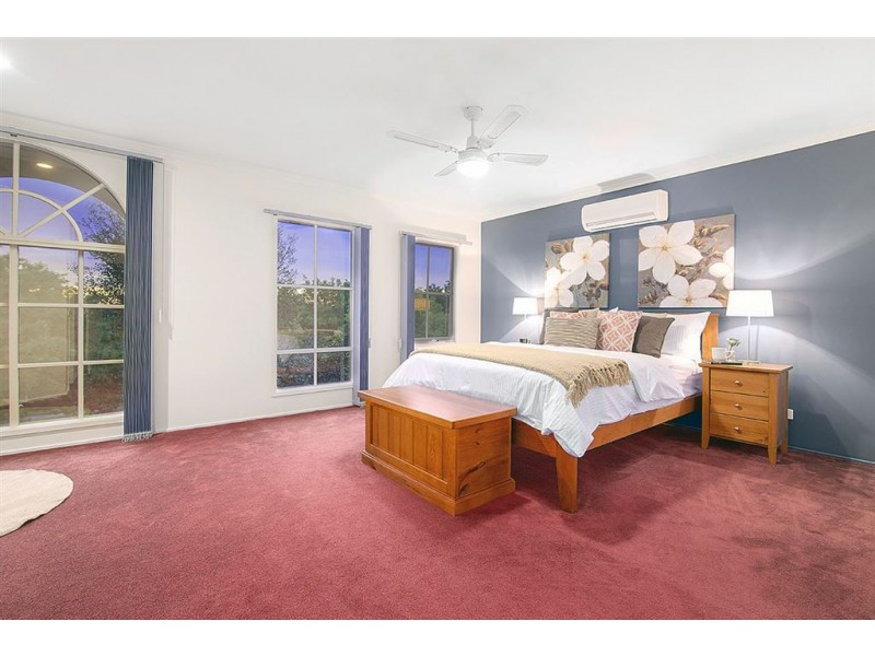 8 Pioneer Way, Kilsyth South VIC 3137