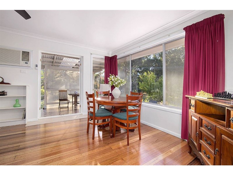 8 Vaughan Road, Ferntree Gully VIC 3156