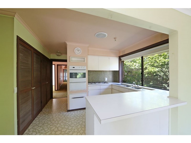 2 Winchester Drive, Bayswater North VIC 3153