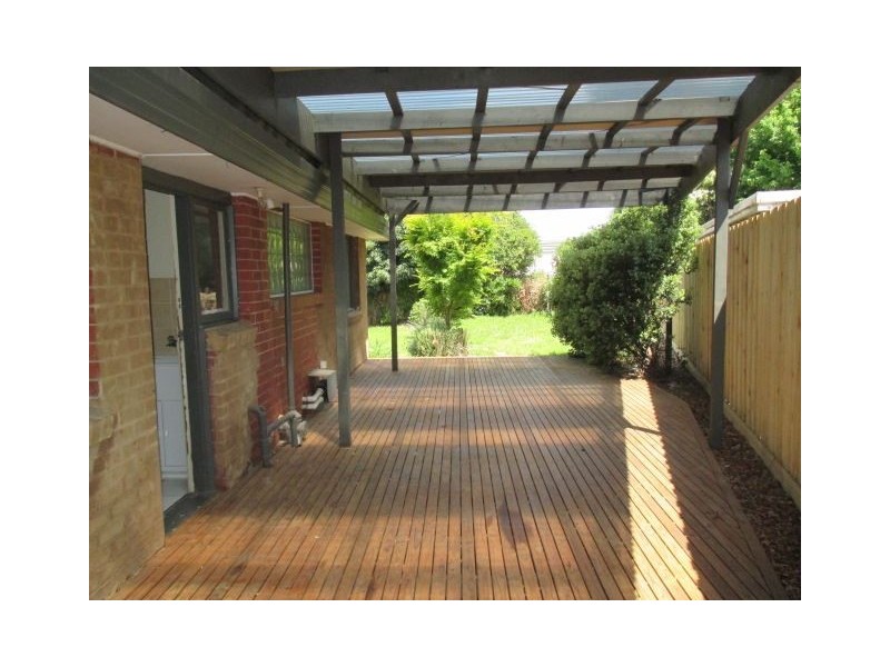 5 King Parade, Knoxfield VIC 3180