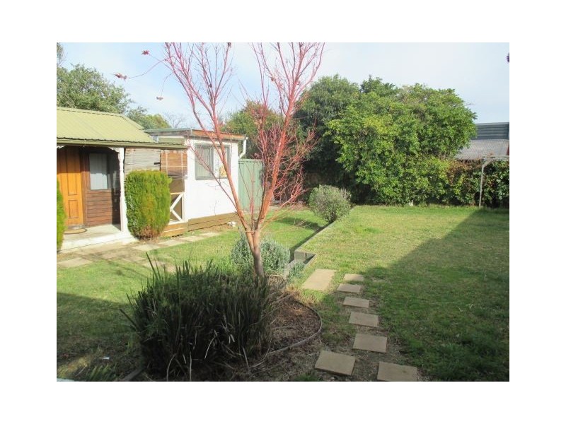 5 King Parade, Knoxfield VIC 3180