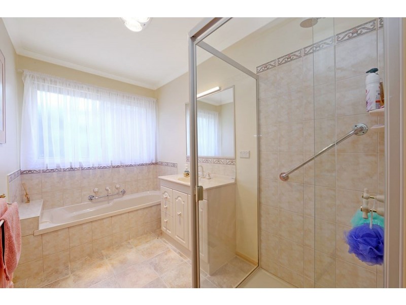 16 Lorikeet Court, Boronia VIC 3155