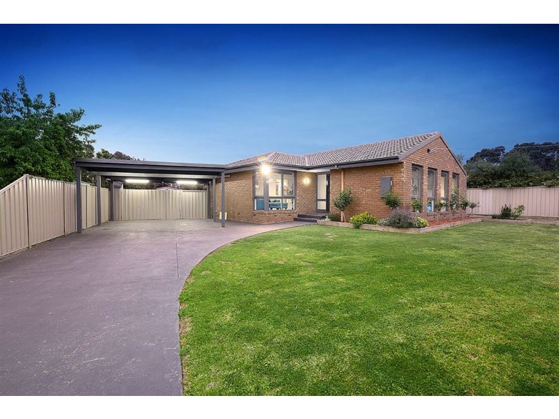 4 Paramount Avenue, Kilsyth VIC 3137