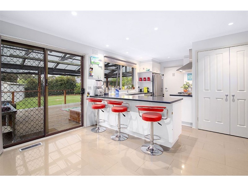 4 Paramount Avenue, Kilsyth VIC 3137