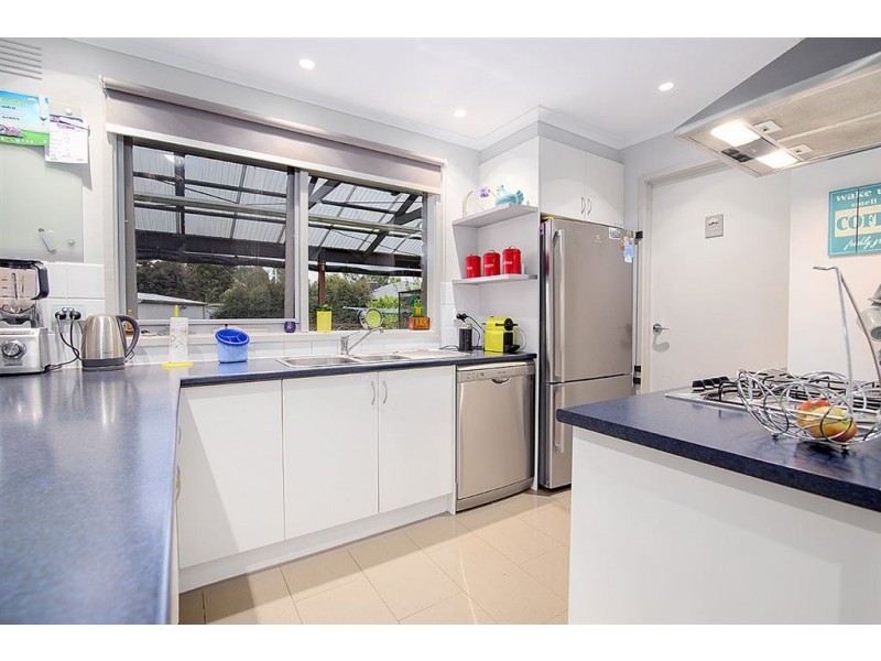 4 Paramount Avenue, Kilsyth VIC 3137