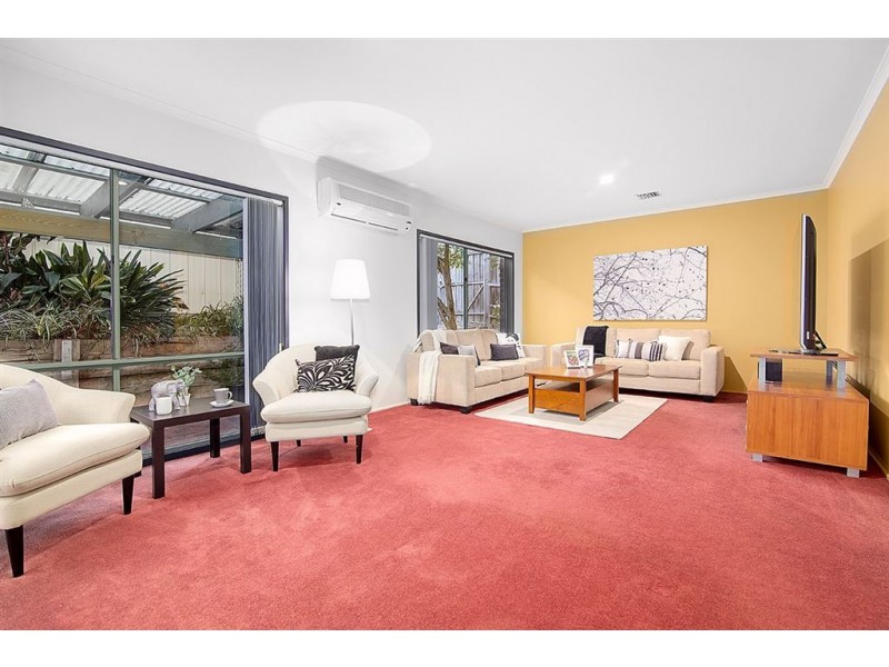 8 Pioneer Way, Kilsyth South VIC 3137