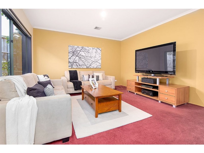 8 Pioneer Way, Kilsyth South VIC 3137