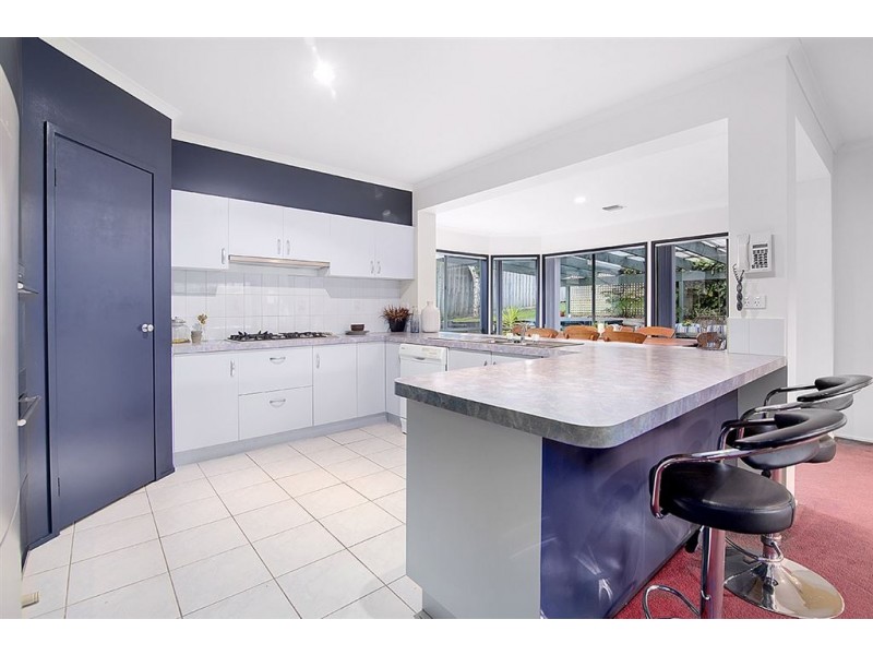 8 Pioneer Way, Kilsyth South VIC 3137