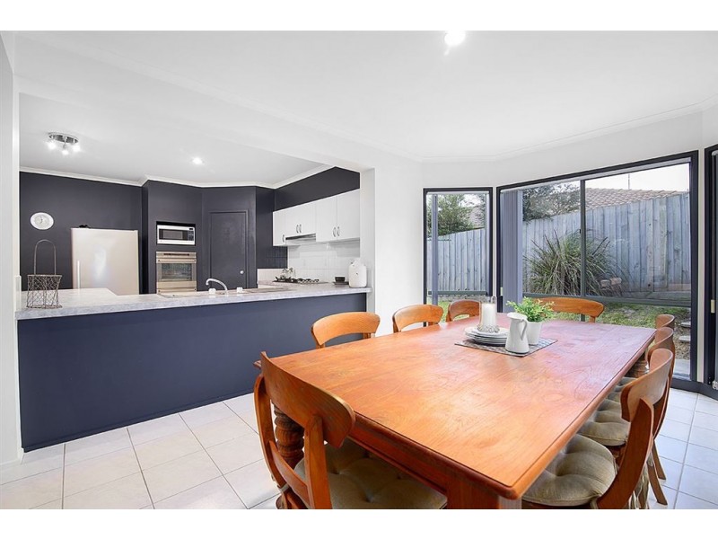 8 Pioneer Way, Kilsyth South VIC 3137