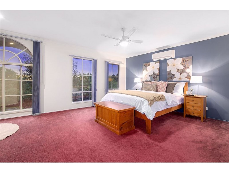 8 Pioneer Way, Kilsyth South VIC 3137