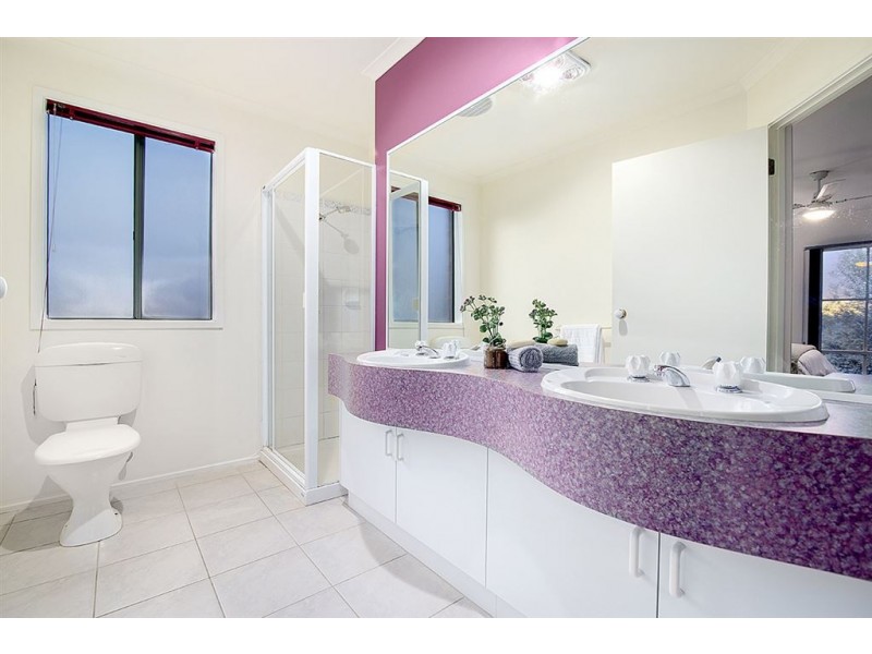 8 Pioneer Way, Kilsyth South VIC 3137