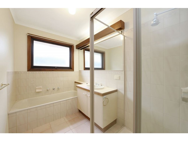32 Norman Road, Croydon VIC 3136