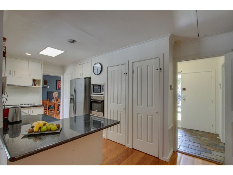 96 Farnham Road, Bayswater VIC 3153