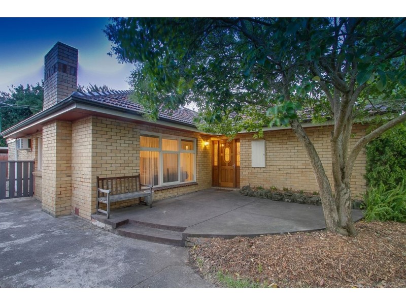 16 Glenfern Road, Ferntree Gully VIC 3156