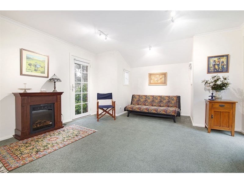 15 Myrtle Grove, Tecoma VIC 3160