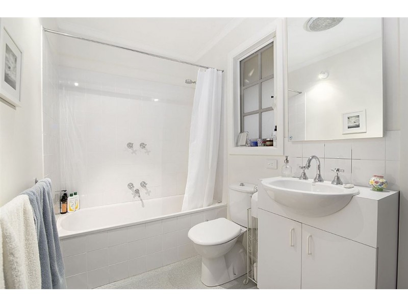 15 Myrtle Grove, Tecoma VIC 3160