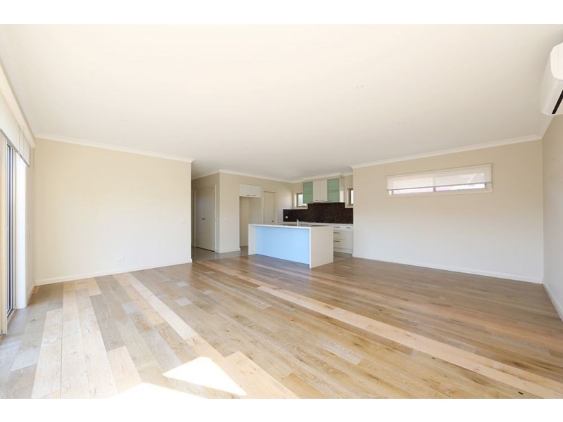 11 Mountainview Crescent, Seaford VIC 3198