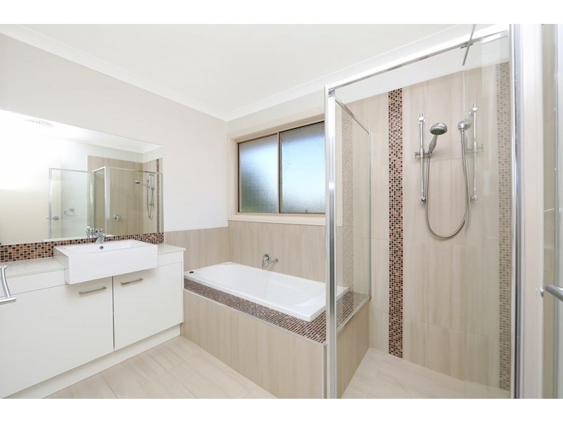 11 Mountainview Crescent, Seaford VIC 3198