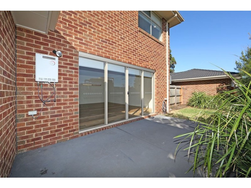 11 Mountainview Crescent, Seaford VIC 3198