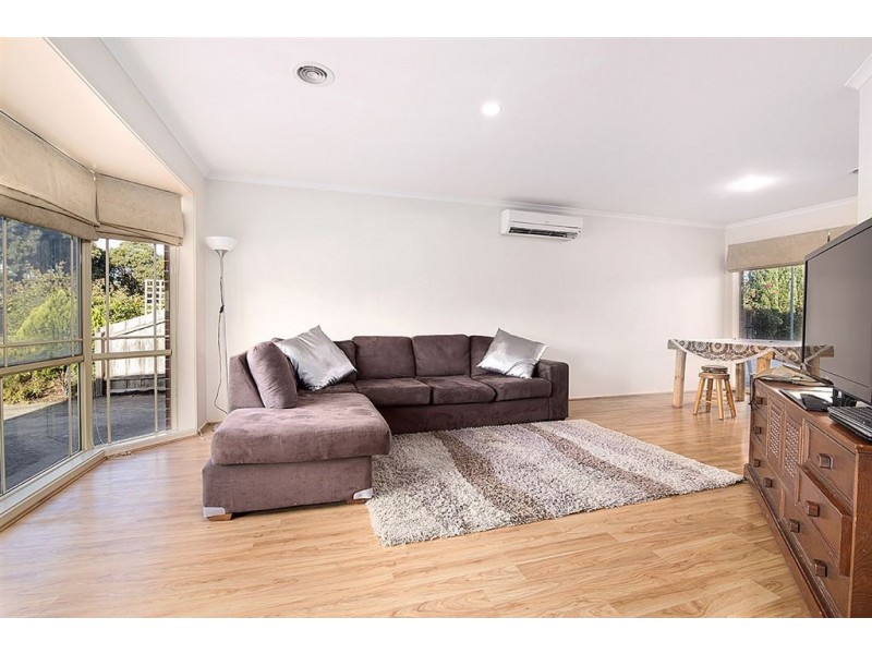 17 Grierson Drive, Kilsyth VIC 3137