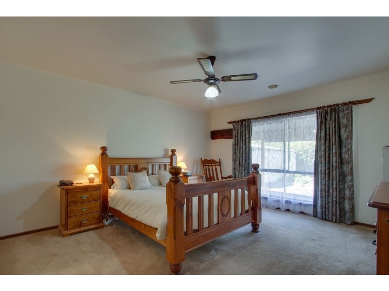 4 Harcourt Road, Boronia VIC 3155