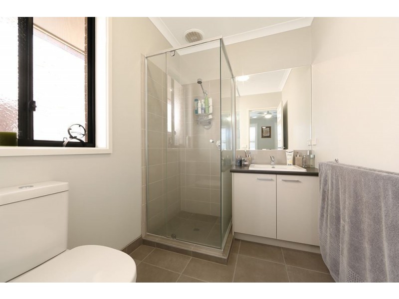 43 Crepe Avenue, Cranbourne West VIC 3977