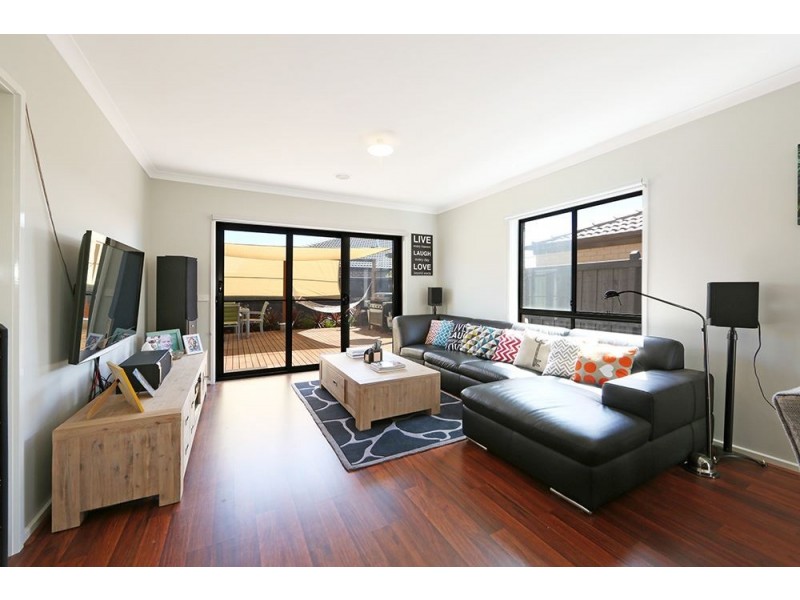 43 Crepe Avenue, Cranbourne West VIC 3977