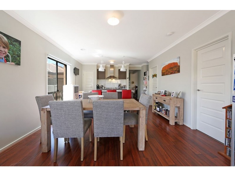 43 Crepe Avenue, Cranbourne West VIC 3977
