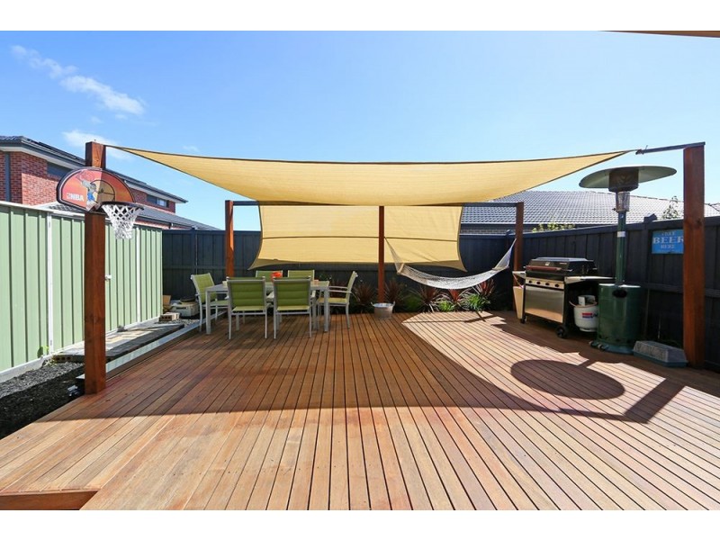 43 Crepe Avenue, Cranbourne West VIC 3977