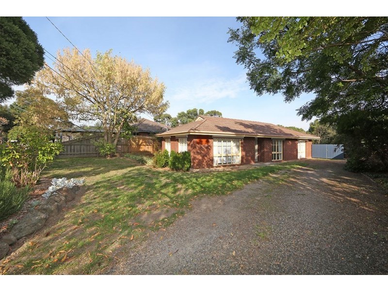 8 Falconer Crescent, Bayswater North VIC 3153