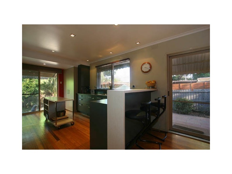8 Hollyoak Court, Ferntree Gully VIC 3156