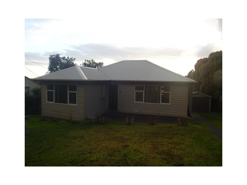 8 Weyburn Road, Boronia VIC 3155