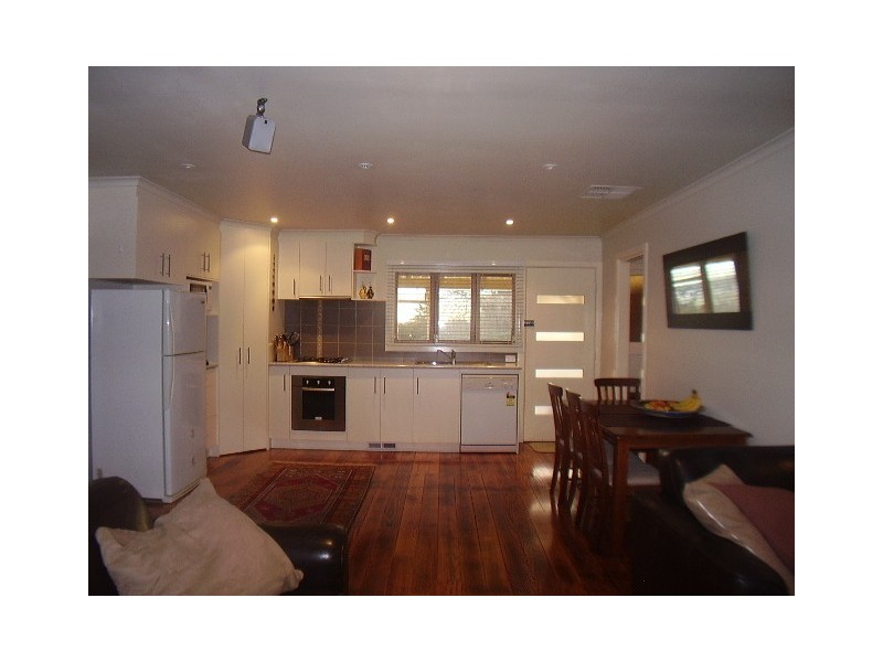 8 Weyburn Road, Boronia VIC 3155