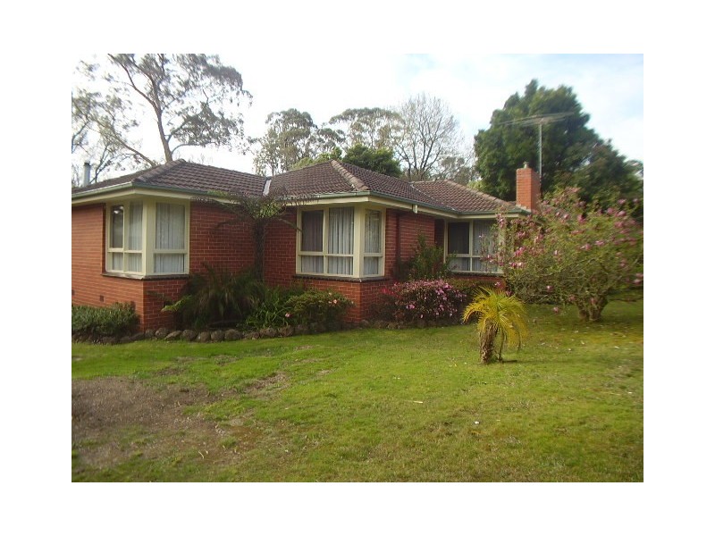 6 Augusta Road, The Basin VIC 3154