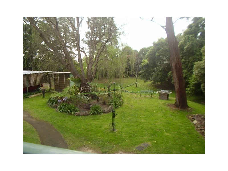 6 Augusta Road, The Basin VIC 3154