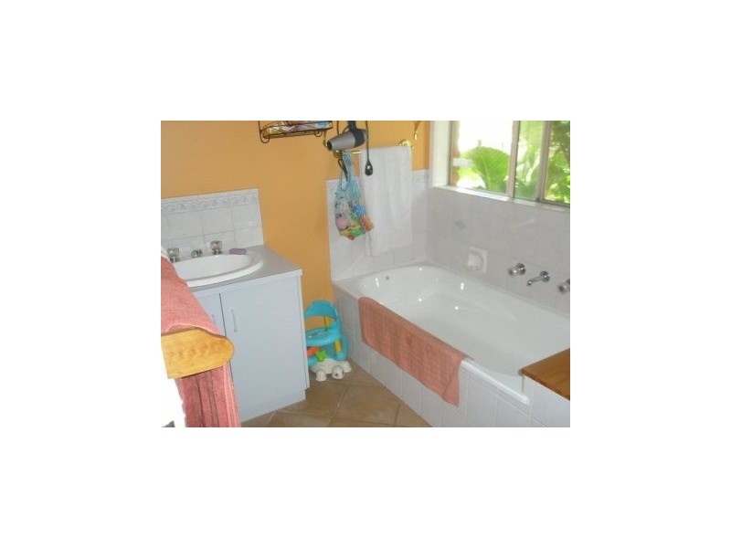 2 Handasyde Ave, Kilsyth South VIC 3137