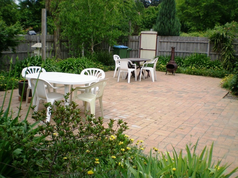 2 Handasyde Ave, Kilsyth South VIC 3137