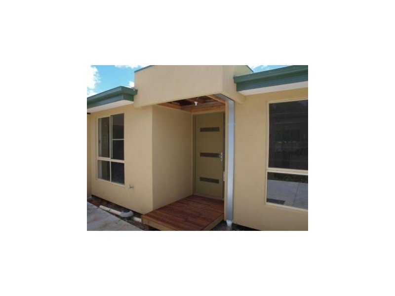 2/11 Maida Avenue, Bayswater VIC 3153