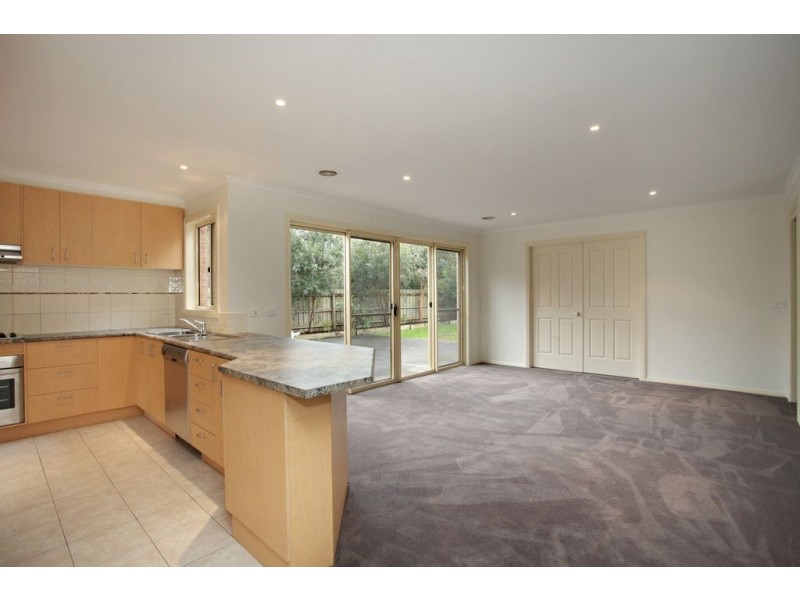 2/16 Bellbird Drive, Bayswater North VIC 3153