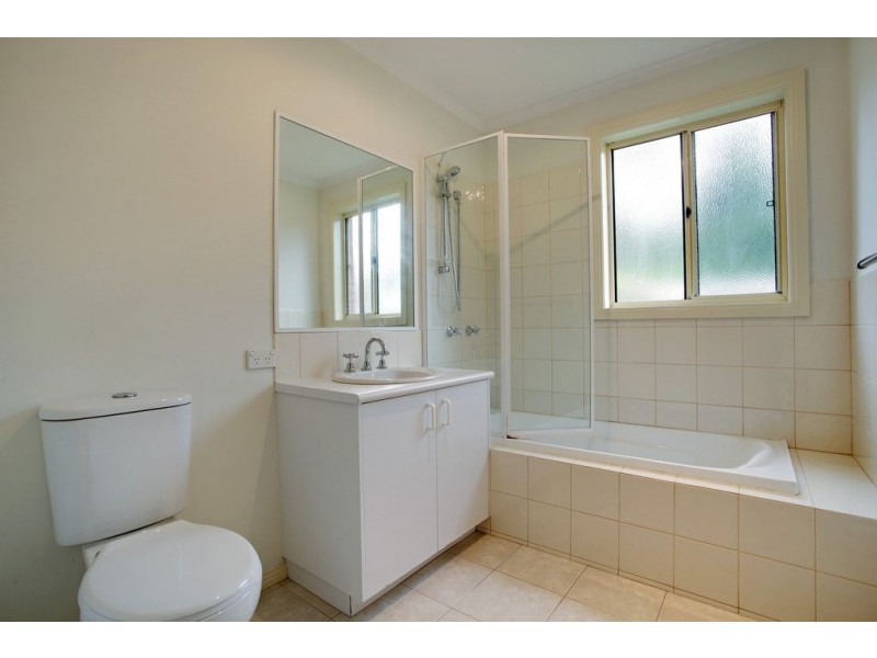 2/16 Bellbird Drive, Bayswater North VIC 3153